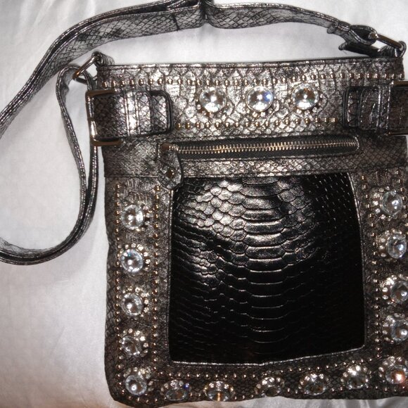 Black & Metallic Silver Crossbody Bag w/ Faux-Snake Skin and Rhinestone! (New) - Picture 4 of 4